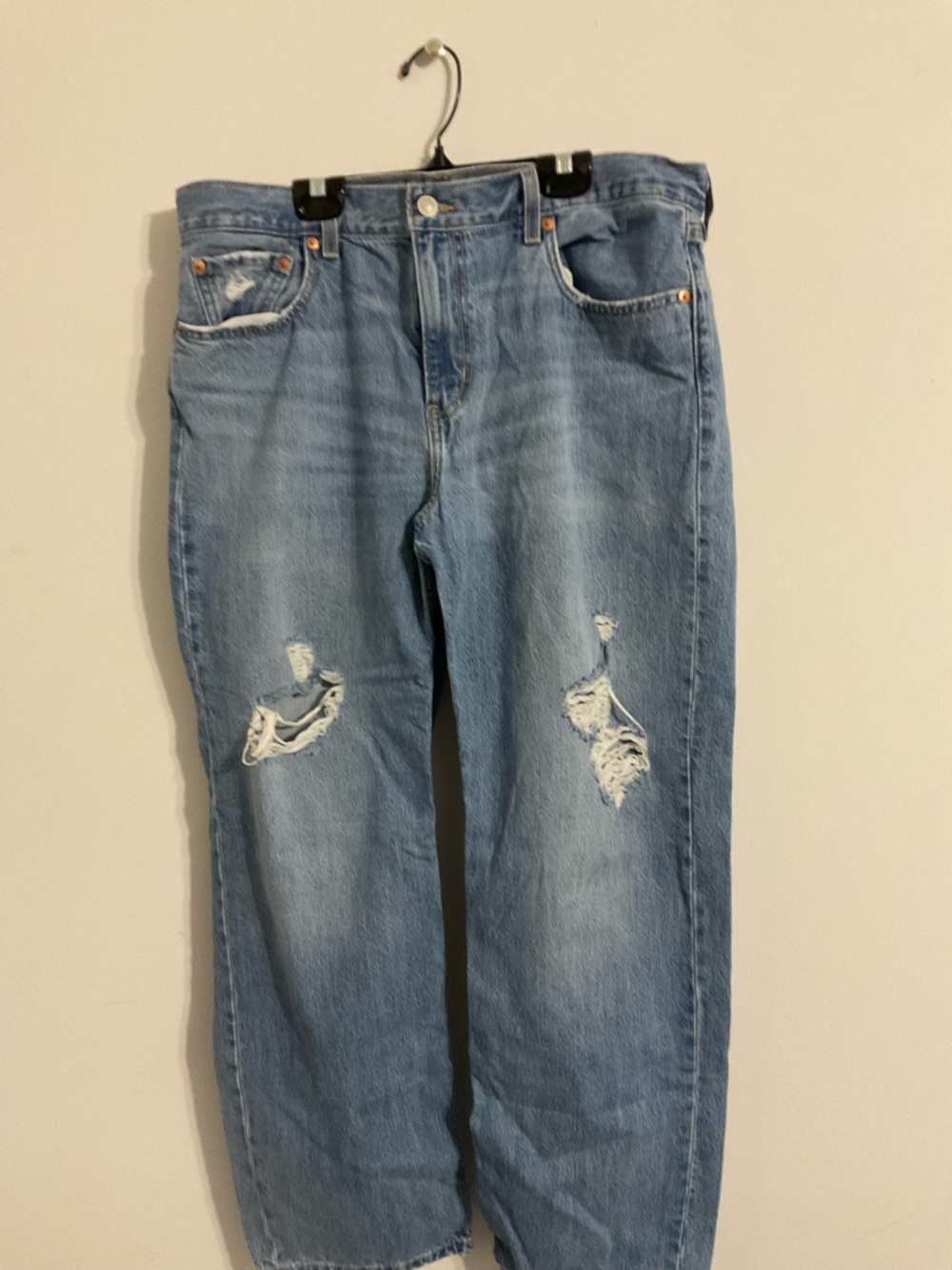 Levi's  distressed Light Blue Denim Jeans  low pro distressed 32